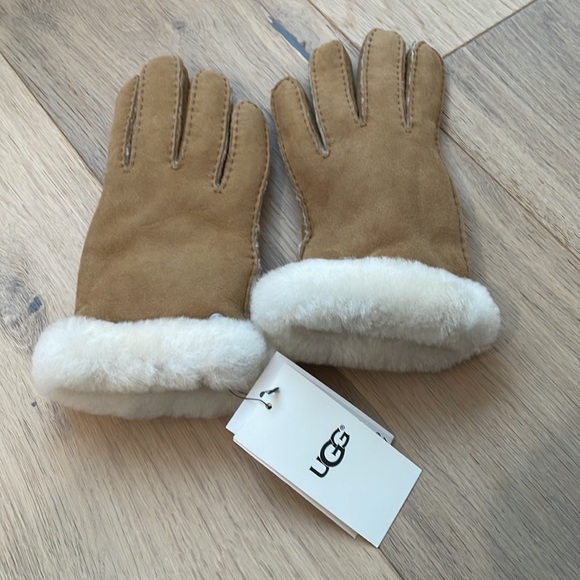BRAND NEW UGG Sheepskin gloves with fur foil - Picture 2 of 3